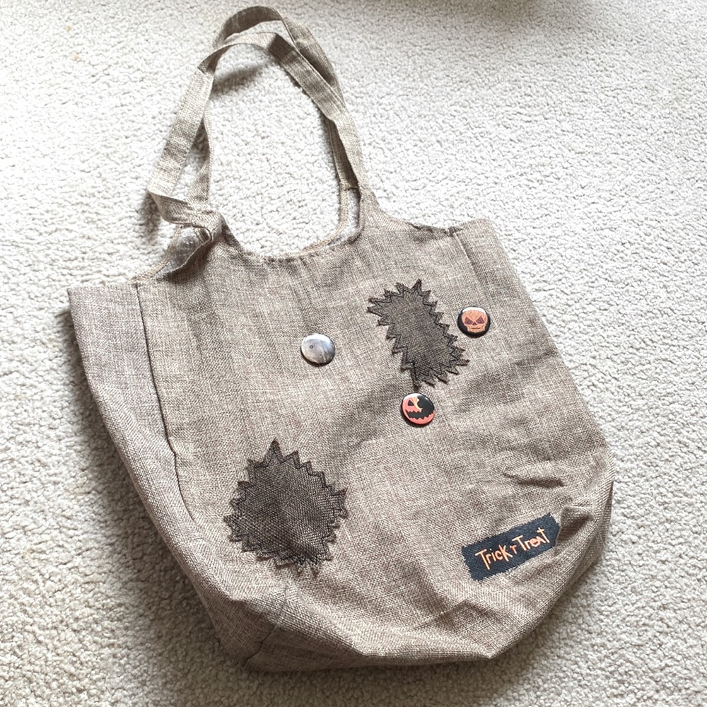 Trick’r Treat Sam large Spirit Halloween movie tote with buttons